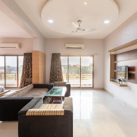 Oyo 42910 Hotel Rudra Palace Ratlam Экстерьер фото