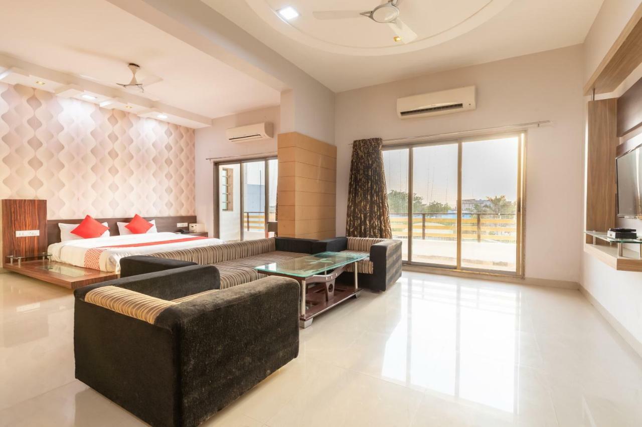 Oyo 42910 Hotel Rudra Palace Ratlam Номер фото