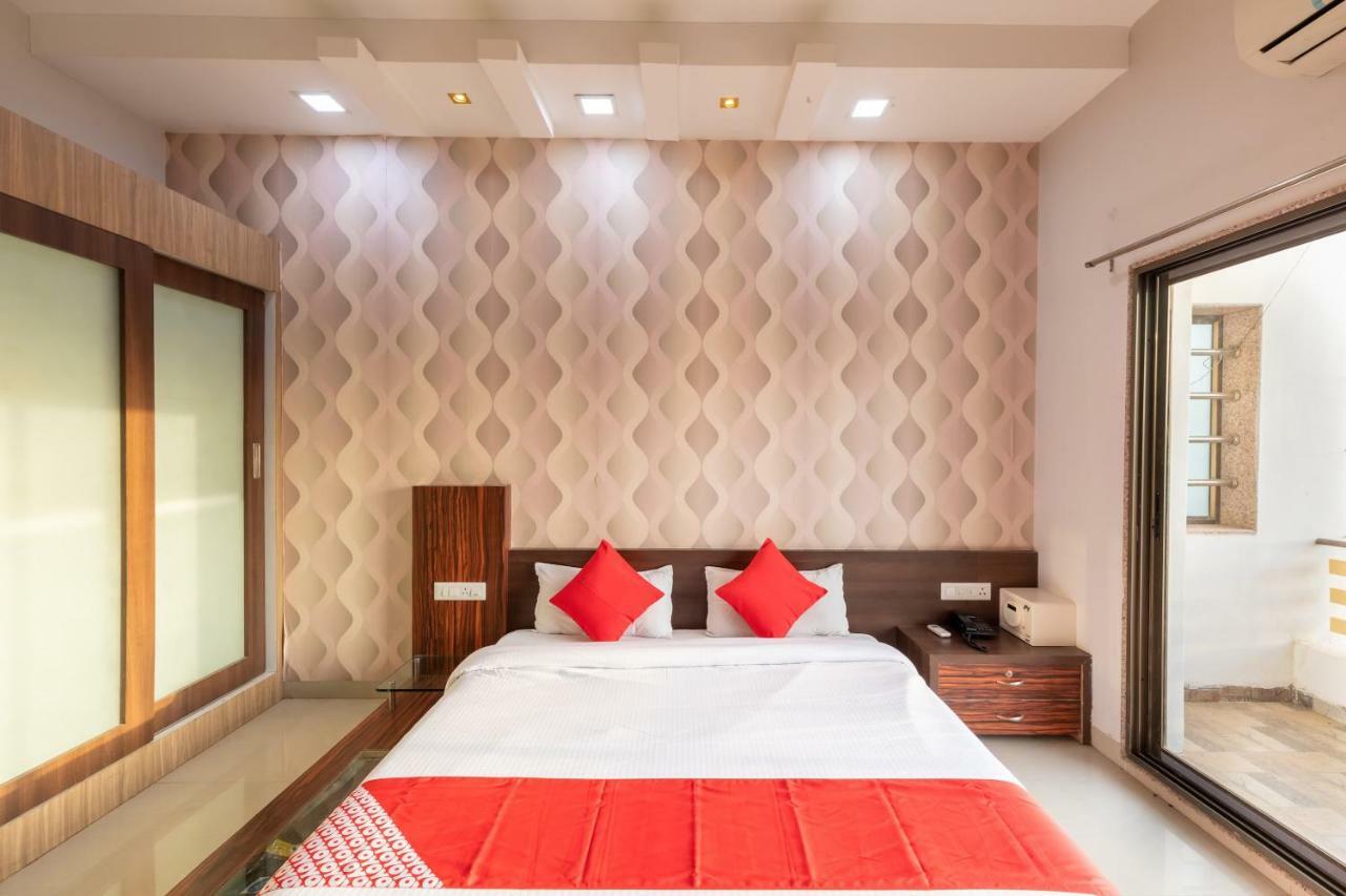 Oyo 42910 Hotel Rudra Palace Ratlam Номер фото
