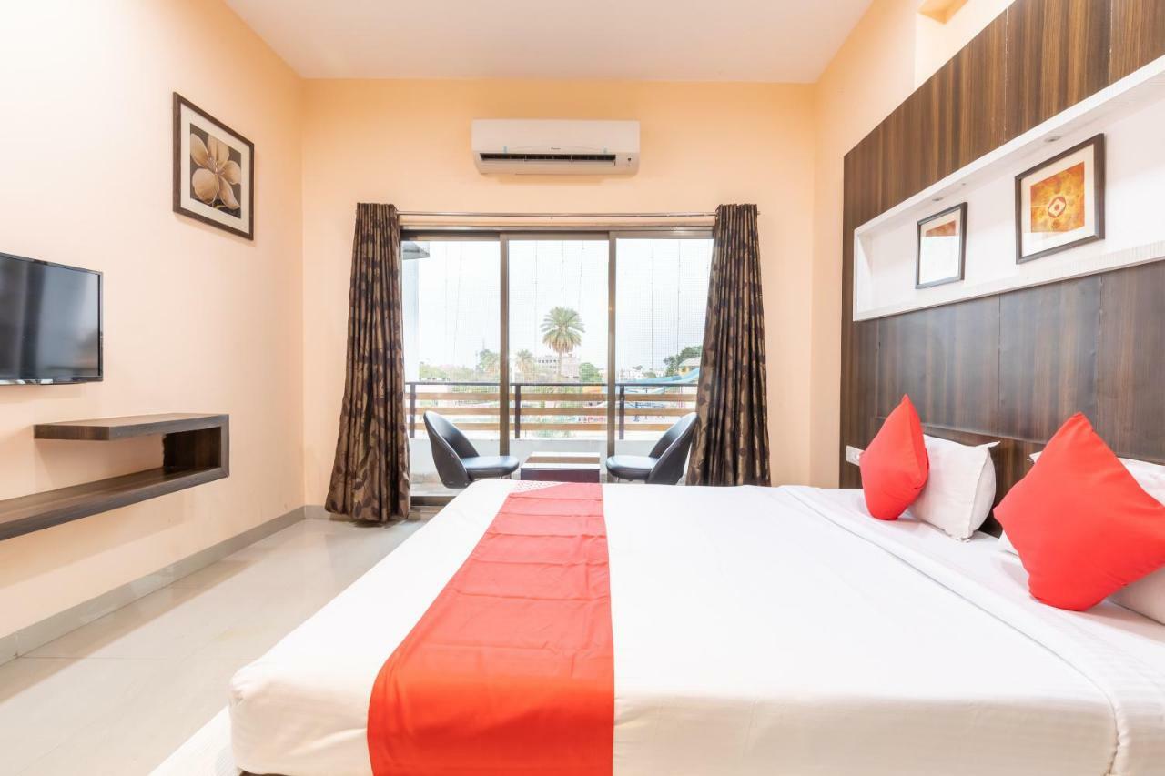 Oyo 42910 Hotel Rudra Palace Ratlam Экстерьер фото