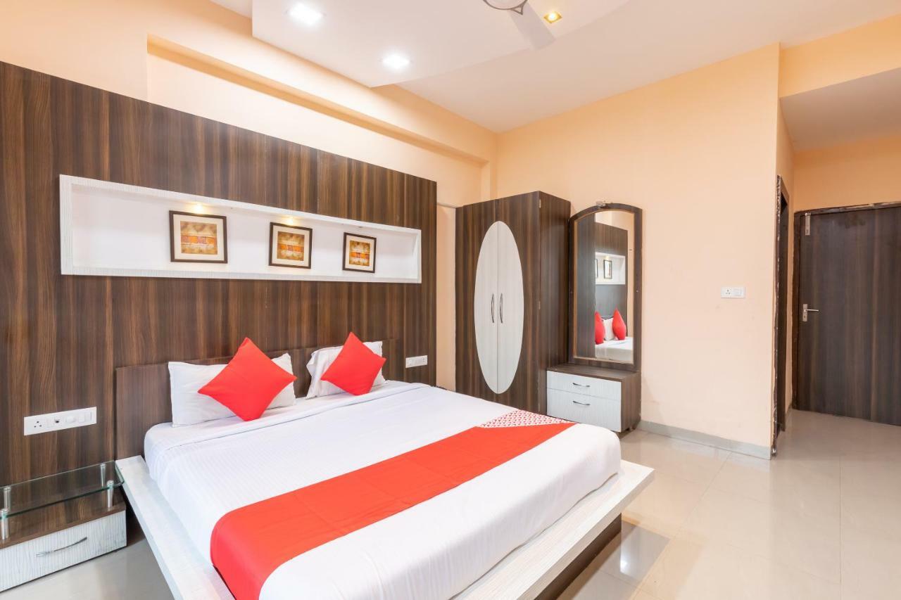 Oyo 42910 Hotel Rudra Palace Ratlam Экстерьер фото