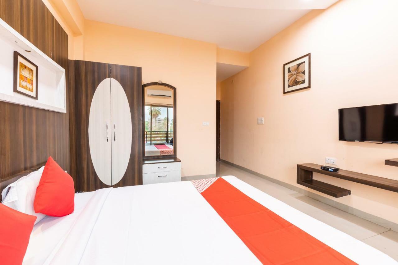 Oyo 42910 Hotel Rudra Palace Ratlam Экстерьер фото