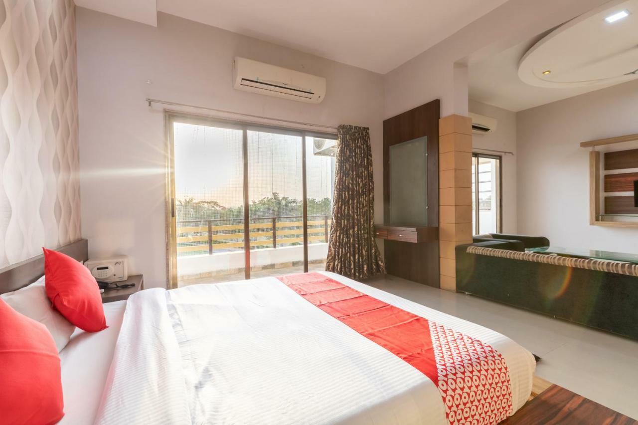 Oyo 42910 Hotel Rudra Palace Ratlam Экстерьер фото