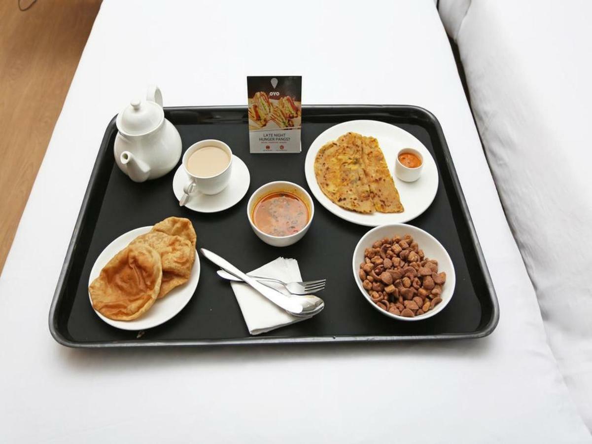 Oyo 42910 Hotel Rudra Palace Ratlam Экстерьер фото